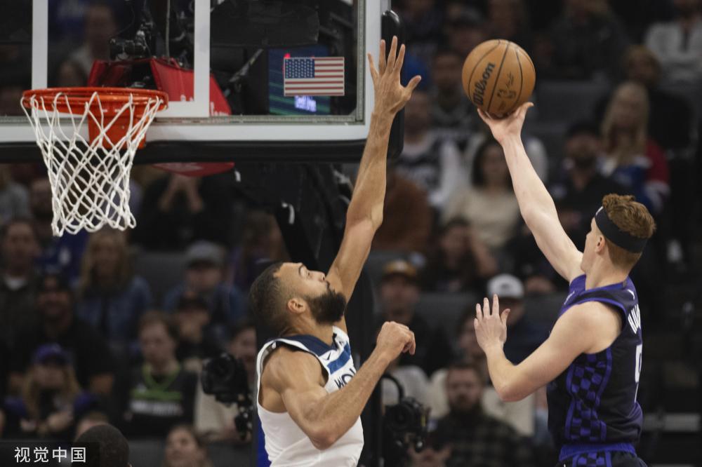 也在场下引 也在场下引